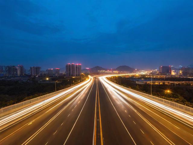 〖高速公路晚上拍照图片_高速公路晚上拍照图片高清〗