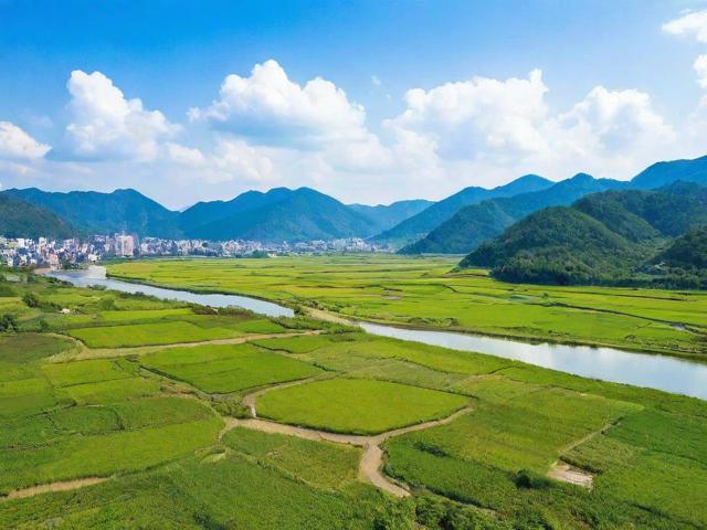 〖我们美好的语文世界_语文世界风光无限好在这里我们跟随着没味〗