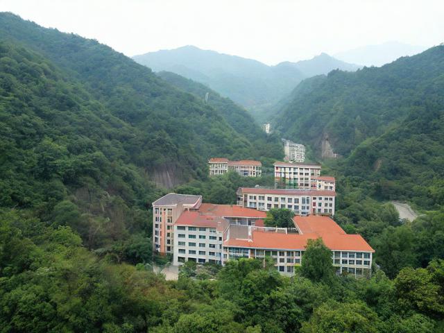 潘古洞小学(潘桥古洞岩风景区)